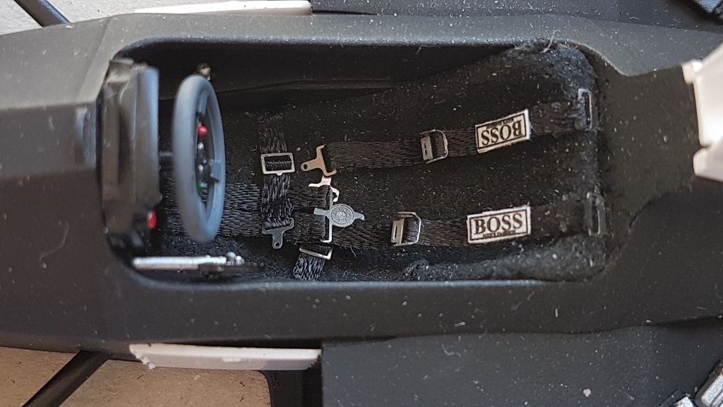 H105716